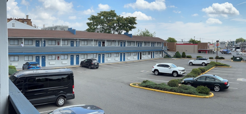 Ritz Motel - photo 15