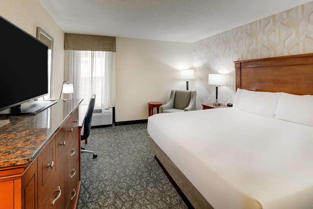 Drury Inn & Suites Marion - photo 16