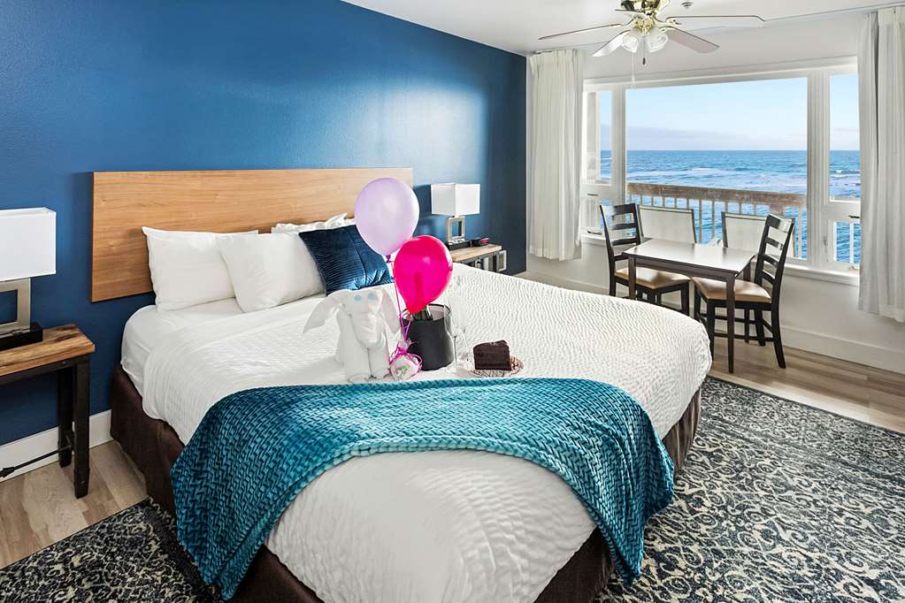 Clarion Inn Surfrider Resort - photo 24