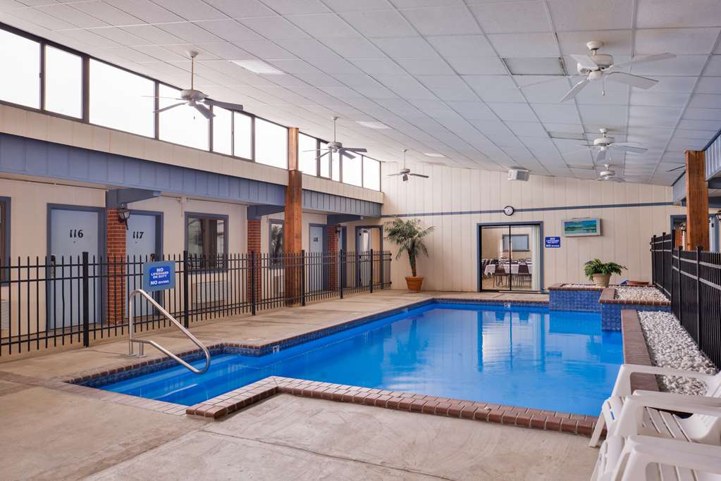 Americas Best Value Inn Ellsworth - photo 16