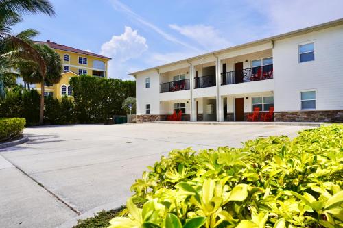 Luxury 2Bd 2Bth Condo 5 — Cocoa Beach — photo 4