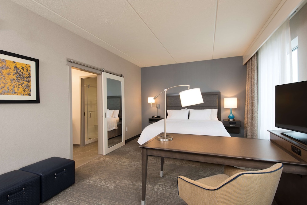 Hampton Inn & Suites Grand Rapids Downtown - photo 33