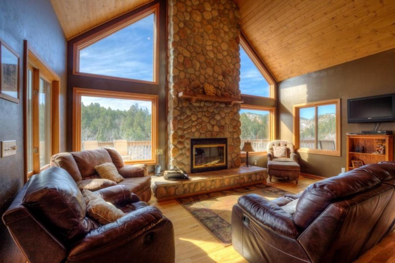 Aces and Eights Lodge — 4-Star Luxury Hotel in Sturgis, United States
