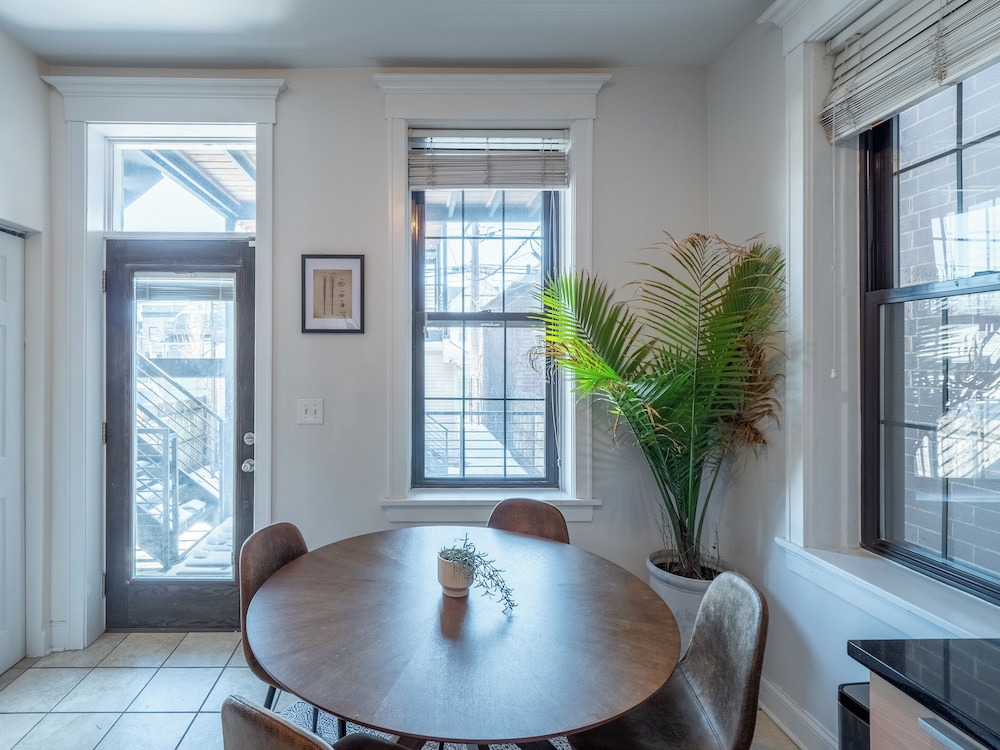 Wrigleyville Suites - photo 53