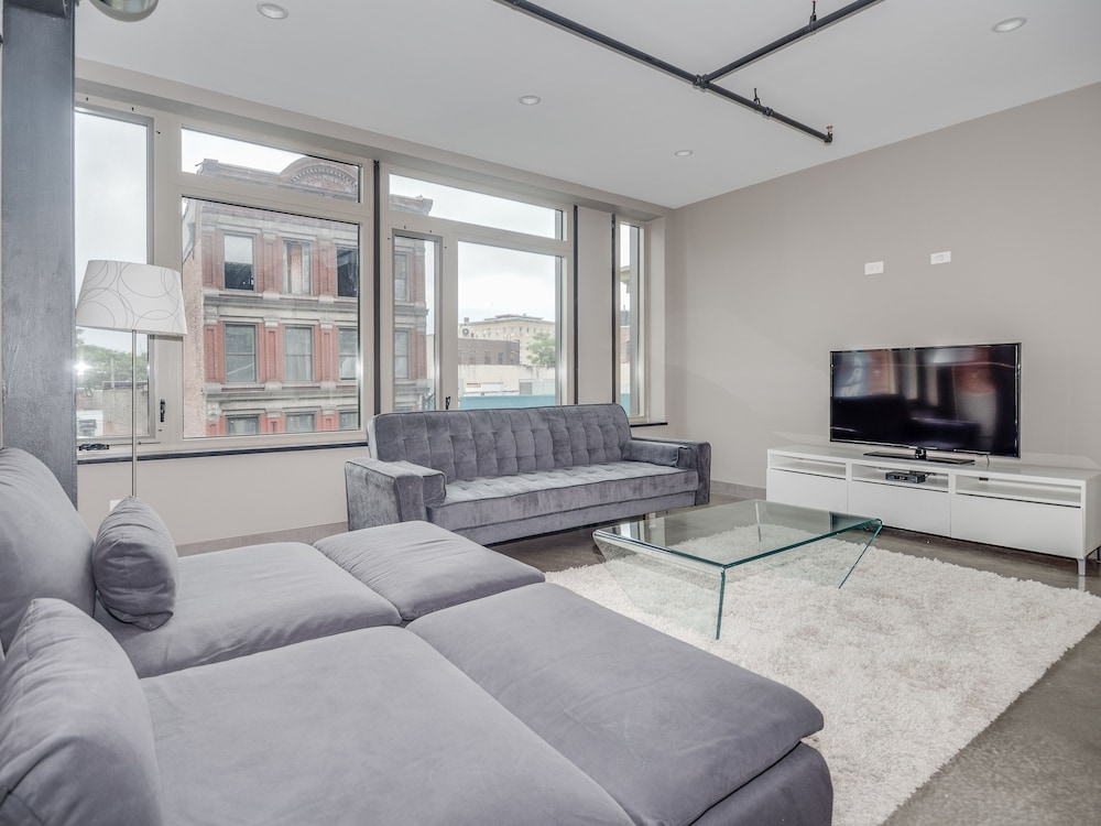 Deedee's Apartments Lofts at Grove — 4-Star Luxury Hotel in Jersey City, United States