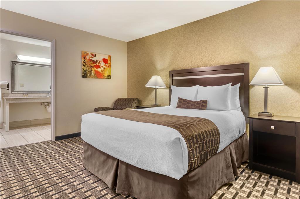 Best Western Plus Pleasanton Inn - photo 23