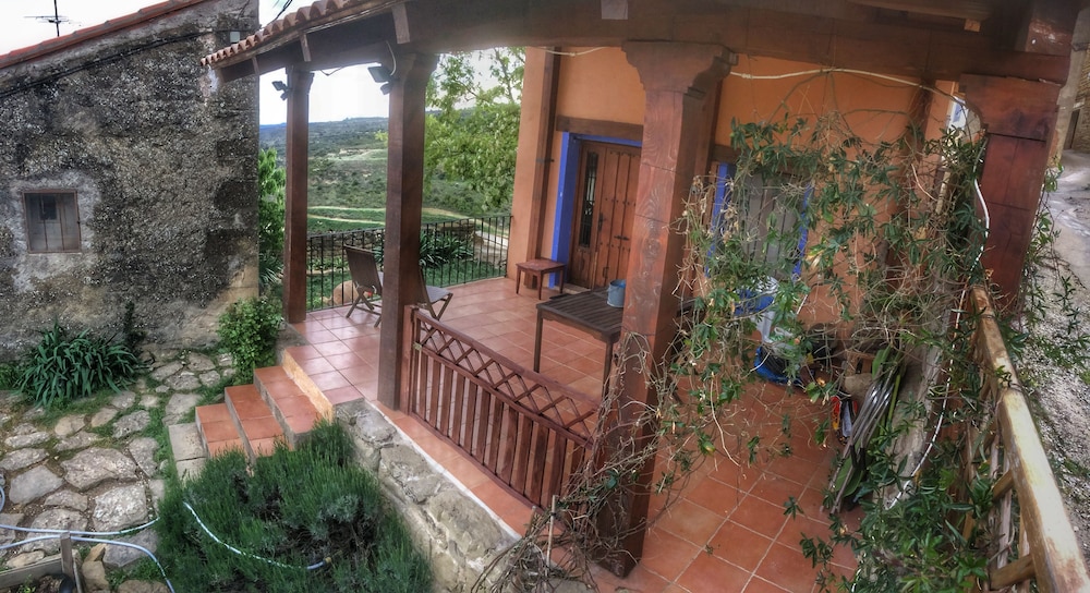 El Jardín Secreto pet-friendly hotel Ores