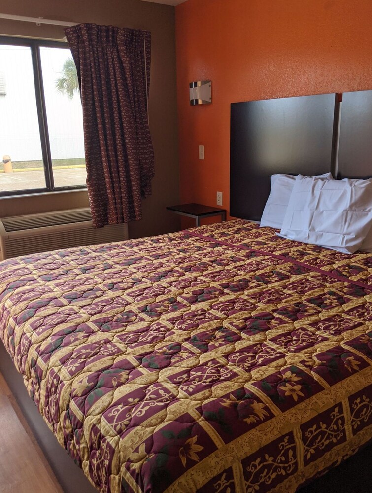 OYO Hotel Lake Charles Hwy 10 - photo 13