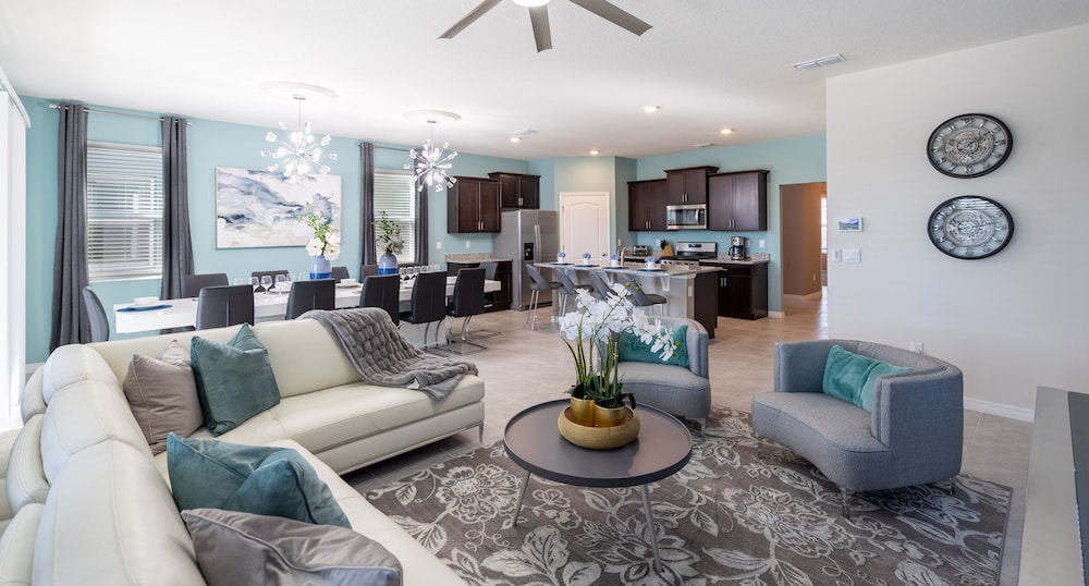 7587oml Solterra Resort 7 Bedroom Home by RedAwning - featured photo