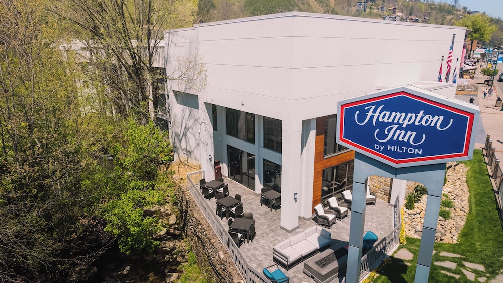 Hampton Inn Gatlinburg - featured photo