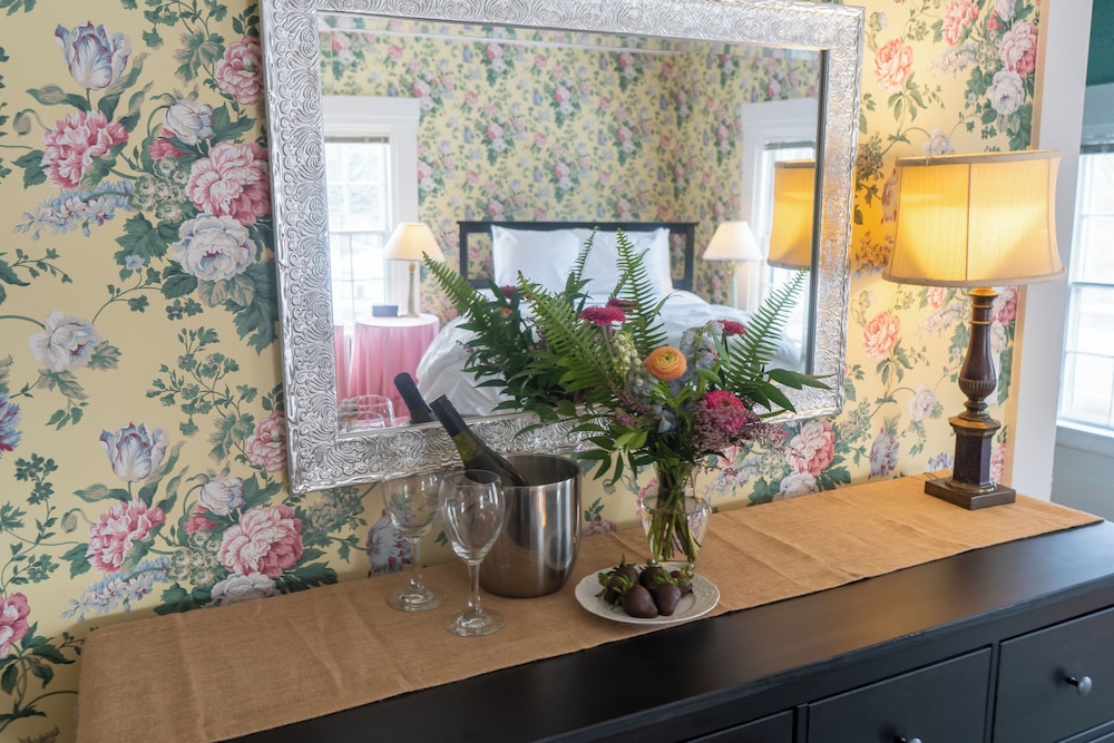The White Gables Inn - photo 4