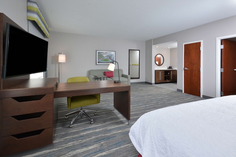 Hampton Inn & Suites by HIlton Charlotte North I 485 - photo 46