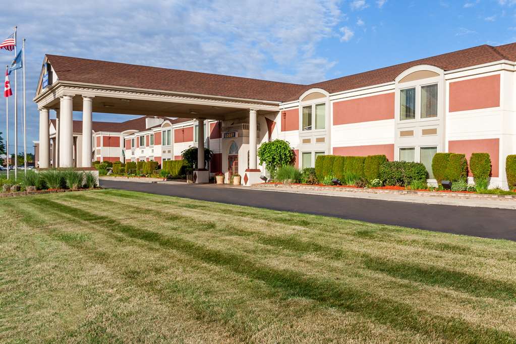 Days Inn & Suites by Wyndham Roseville Detroit Area - featured photo