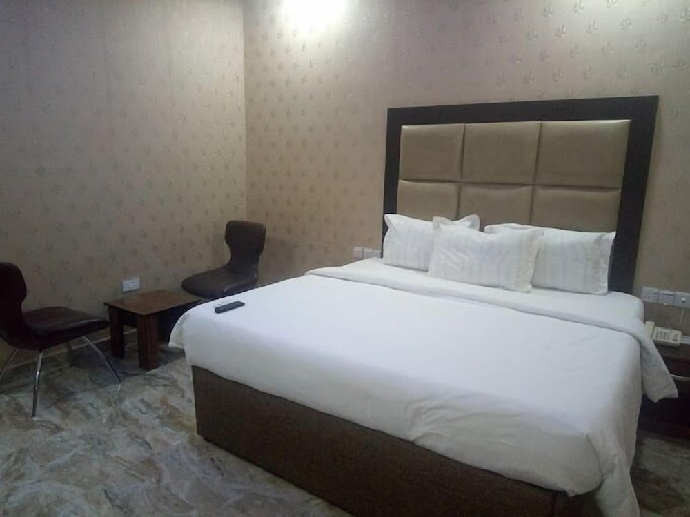 Parklane Hotels - last minute hotel in Abuja