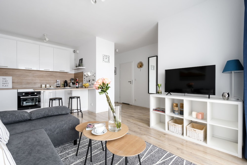 M&R Apartament Airport&Business Komputerowa — hotel near Warsaw Chopin Airport