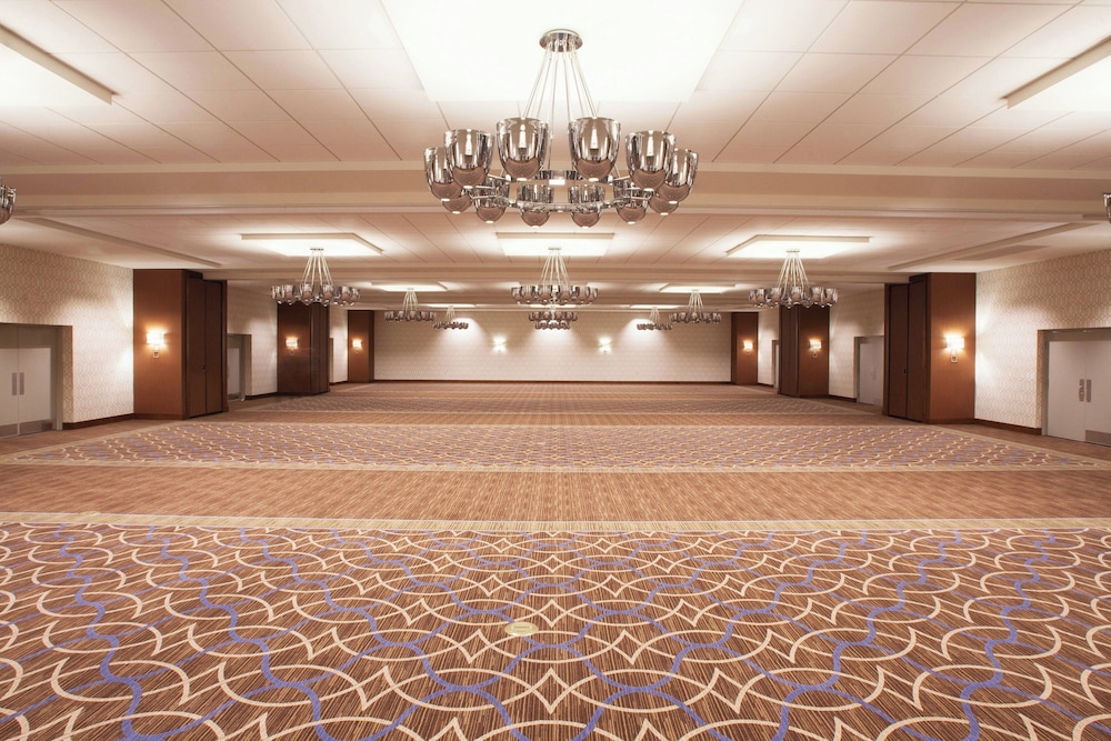 Sheraton Pittsburgh Airport Hotel - photo 28