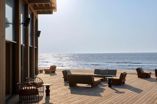 Cala Bassa Beach Boutique Apartments Sea View — 4-Star Luxury Hotel in Overveen, Netherlands
