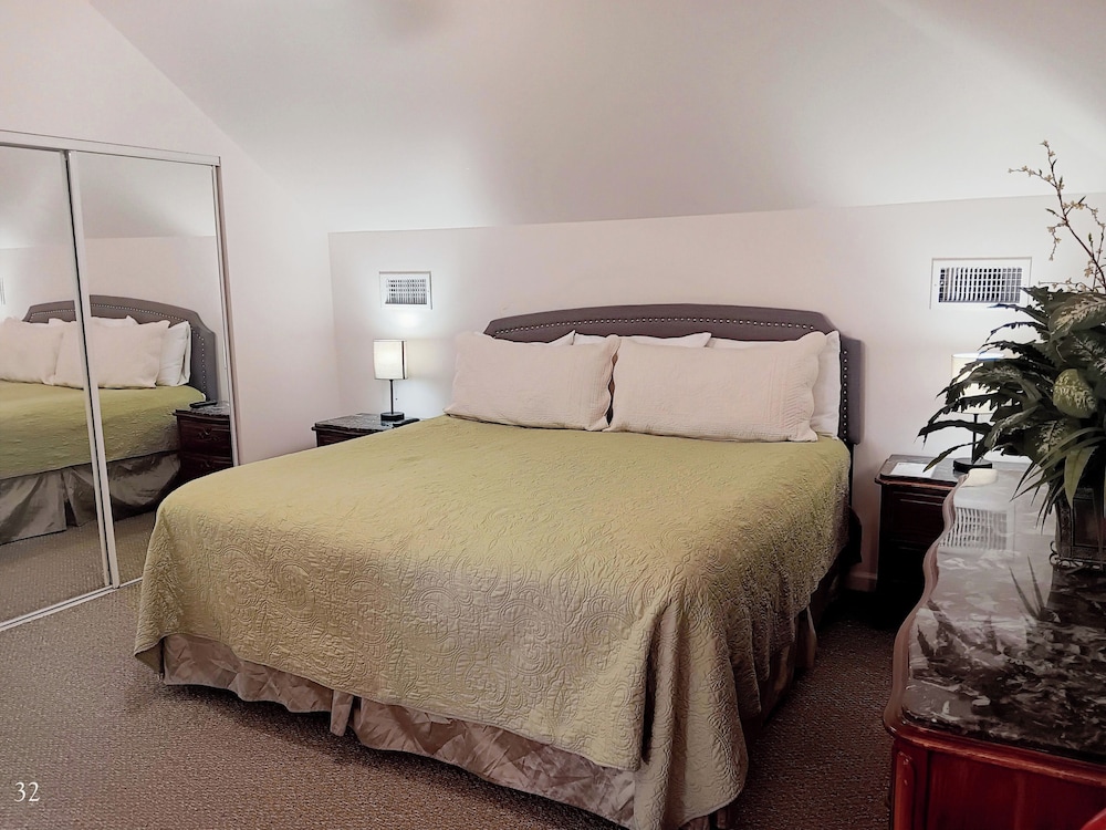 The Cozy Inn - photo 17