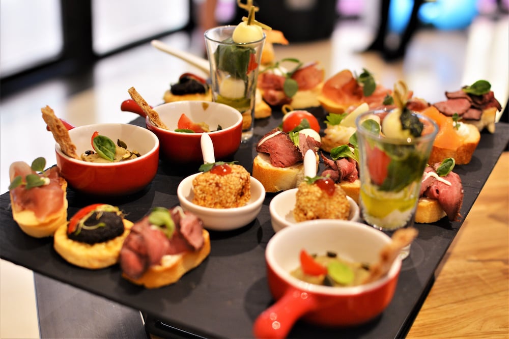 מזון ומשקאות