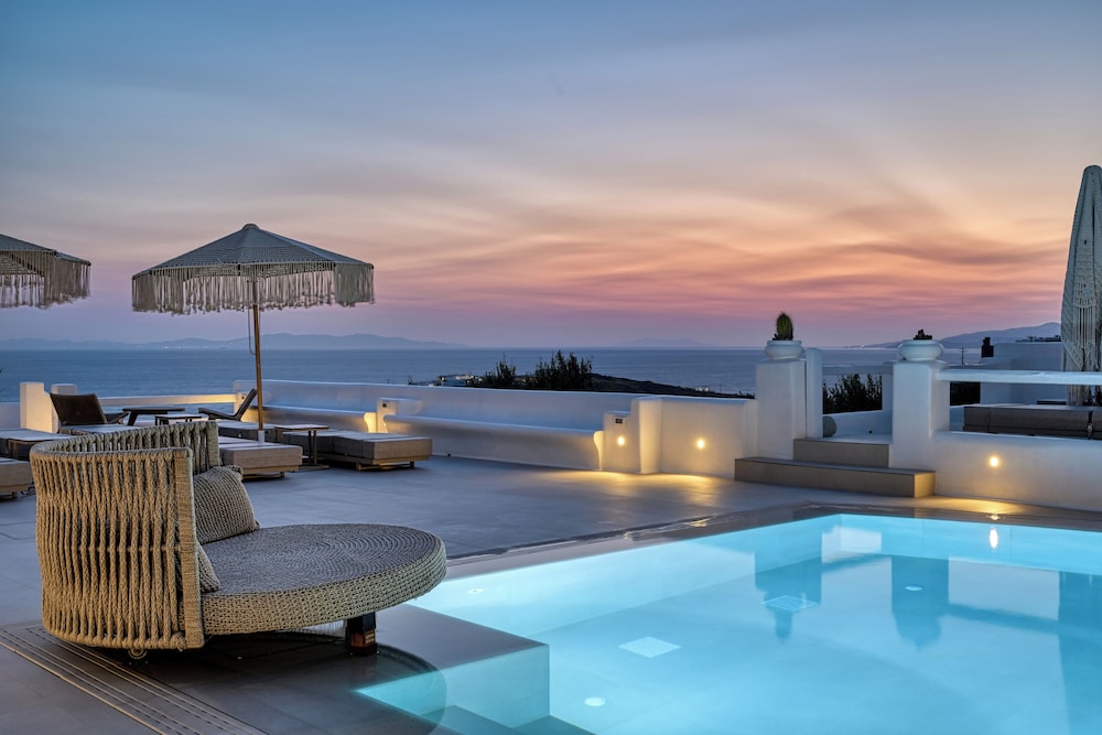 Paolas Beach - carbon neutral hotel in Mykonos