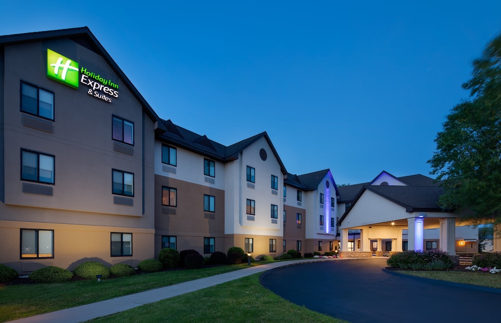 Holiday Inn Express & Suites Bradley Airport by IHG — hotel in Windsor Locks