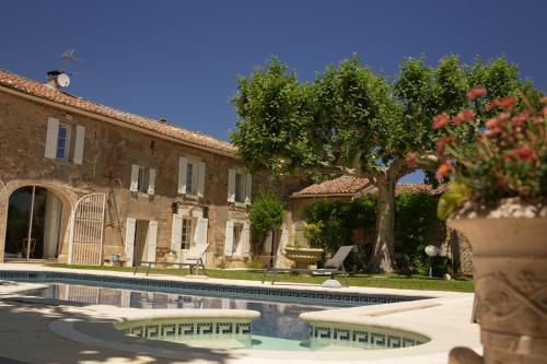 Le Mas Des Flaneraies — hotel in Althen-Des-Paluds