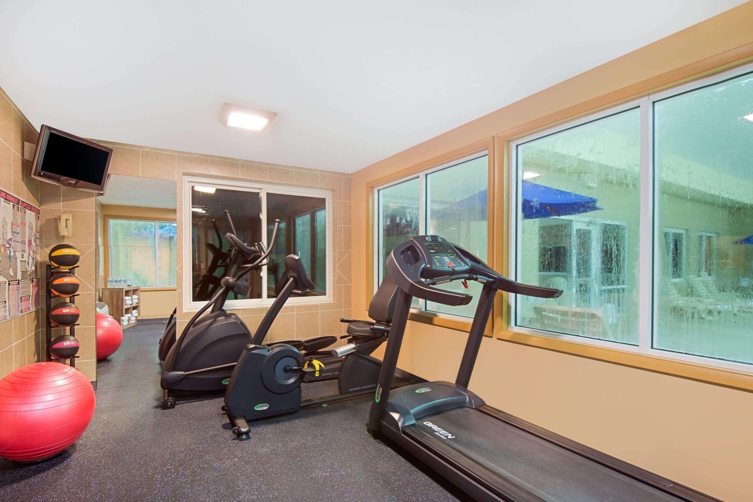 Days Inn by Wyndham Fremont - photo 49