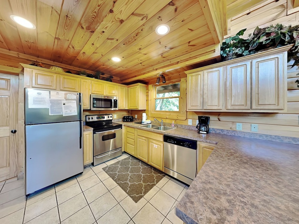 Topsy Sevierville - photo 12