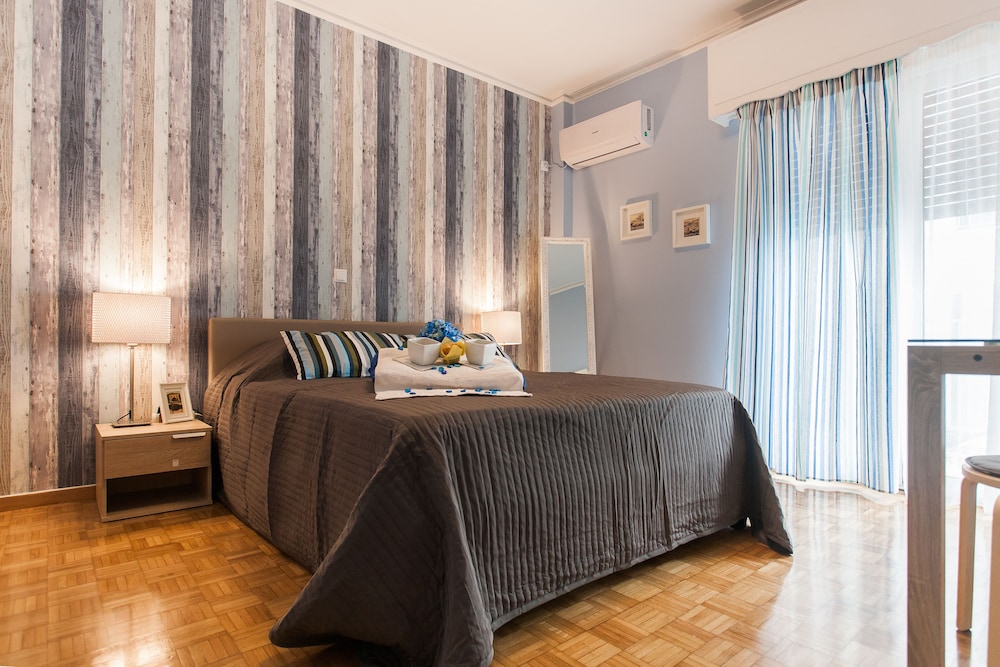 Big Central Metro Station Apartment 1 — 4-Star Luxury Hotel in Athens, Greece