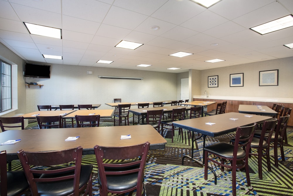 Holiday Inn Express Hotel & Suites Ft. Collins by IHG - photo 46