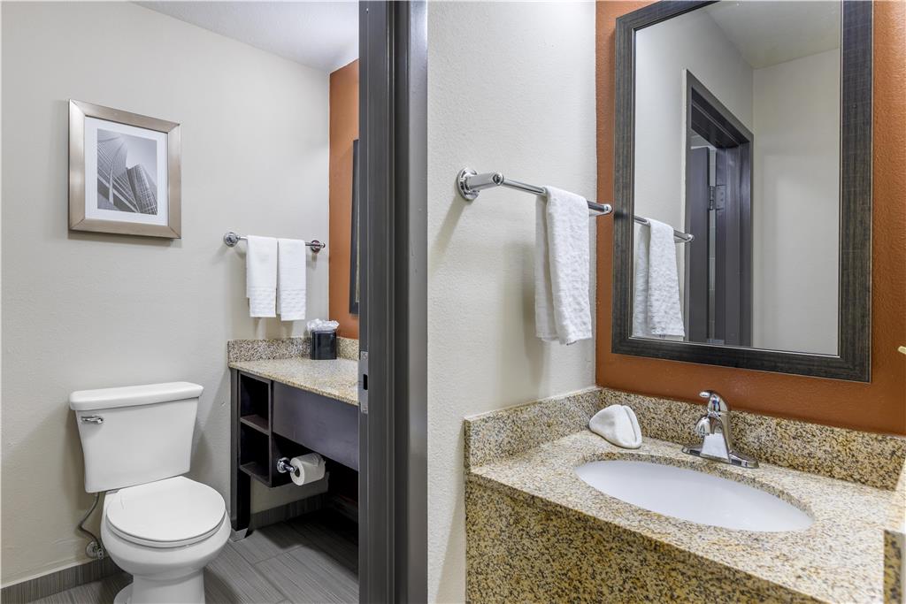 Best Western Plus Lee's Summit Hotel & Suites - photo 27