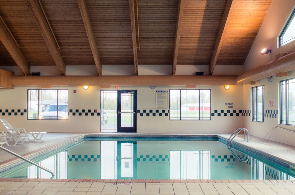 White Oak Inn & Suites - photo 10