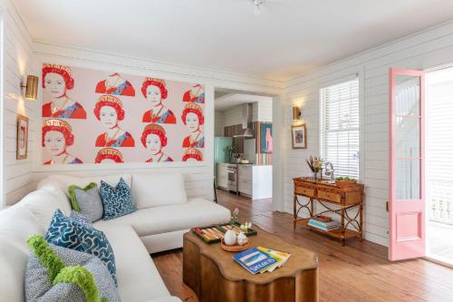 Royal Cottage I — 4-Star Luxury Hotel in Charleston, United States