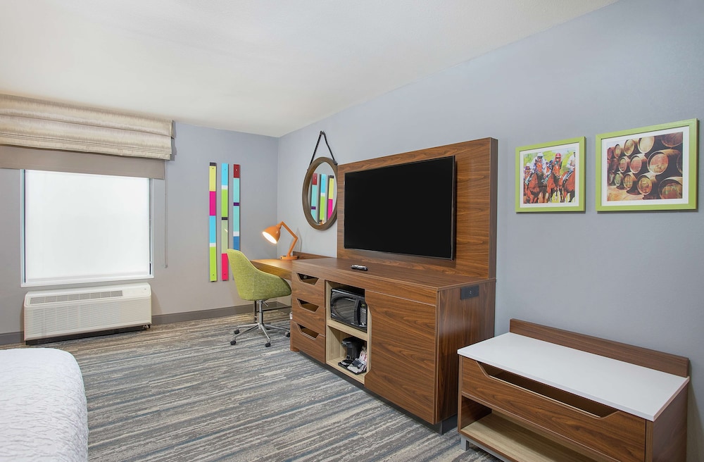 Hampton Inn Simpsonville - photo 9