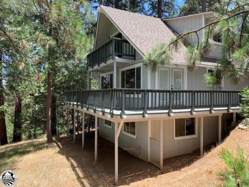 Breckenridge Chalet near Yosemite. Dog friendly — 4-Star Luxury Hotel in Groveland, United States