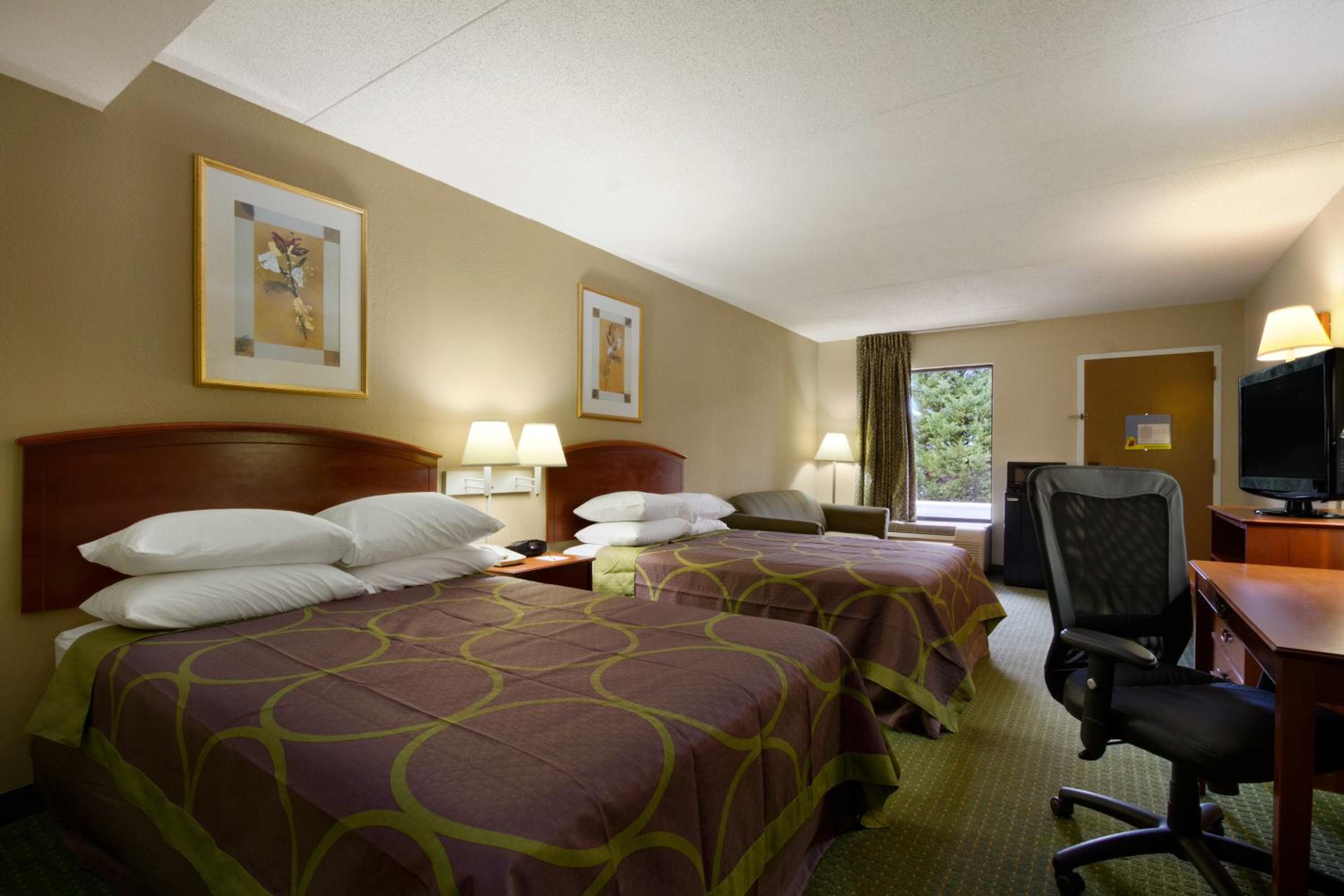 Super 8 by Wyndham Calhoun - photo 16