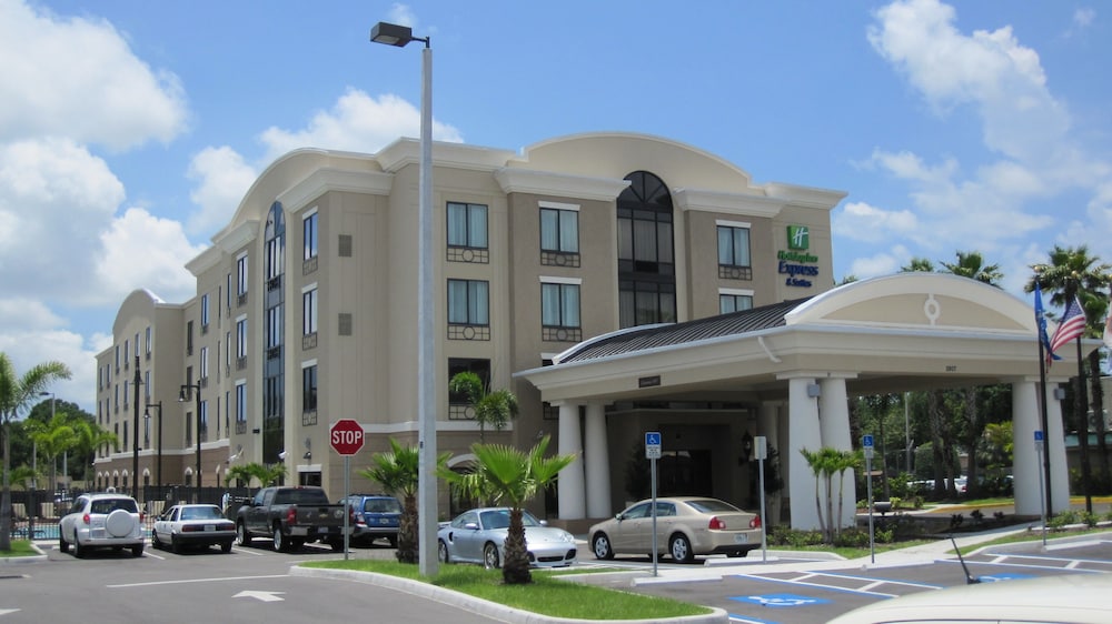 Holiday Inn Express & Suites Tampa USF Busch Gardens by IHG - photo 46