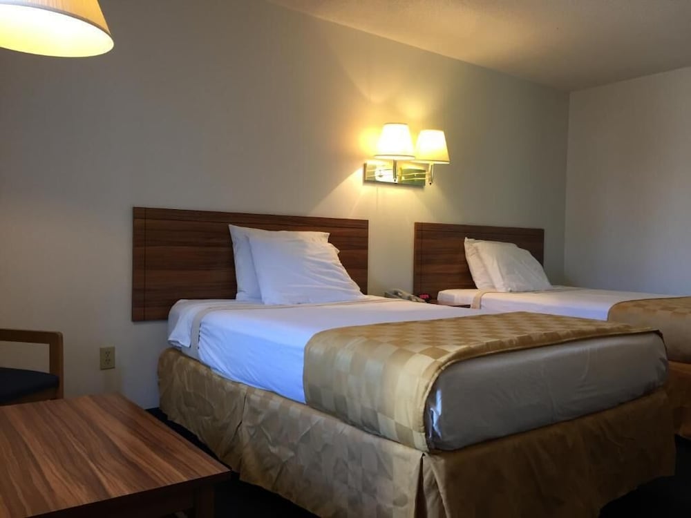 Haysville Express Inn - photo 11