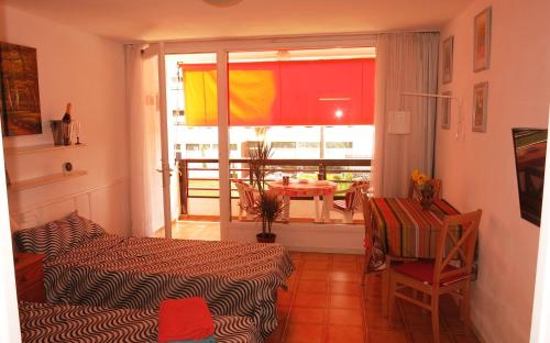 Studio in perfect location — 4-Star Luxury Hotel in Playa De Las Americas, Spain