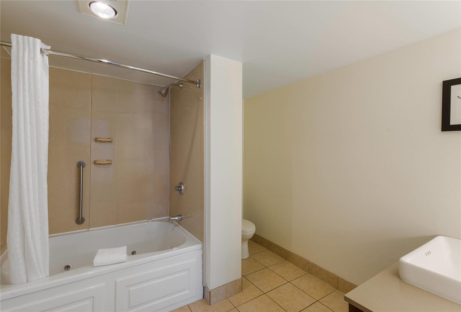 Country Inn & Suites by Radisson Findlay OH - photo 46