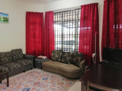 AziziYati Muslem Homestay KLIA Sepang SemiD House — 4-Star Luxury Hotel in Sepang, Malaysia