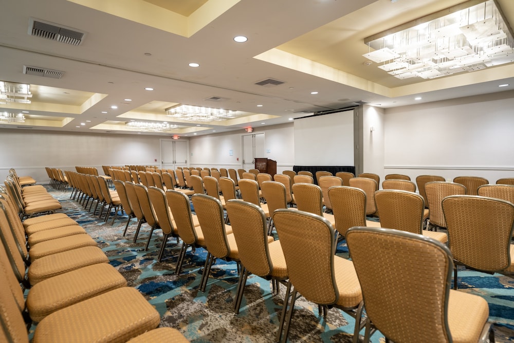 Crowne Plaza Ventura Beach by IHG - photo 97