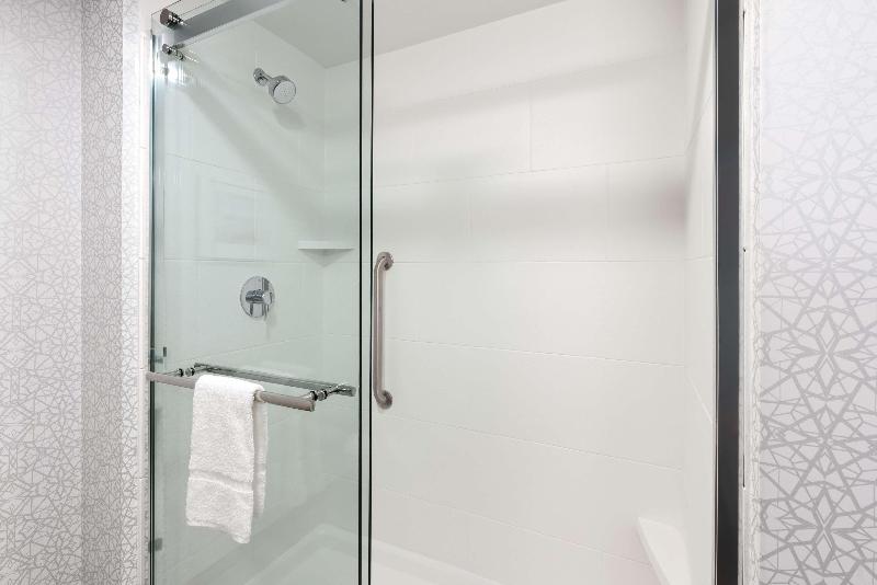 Hampton Inn Bellingham Airport - photo 40