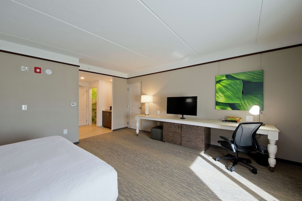 Hilton Garden Inn Martinsburg - photo 23