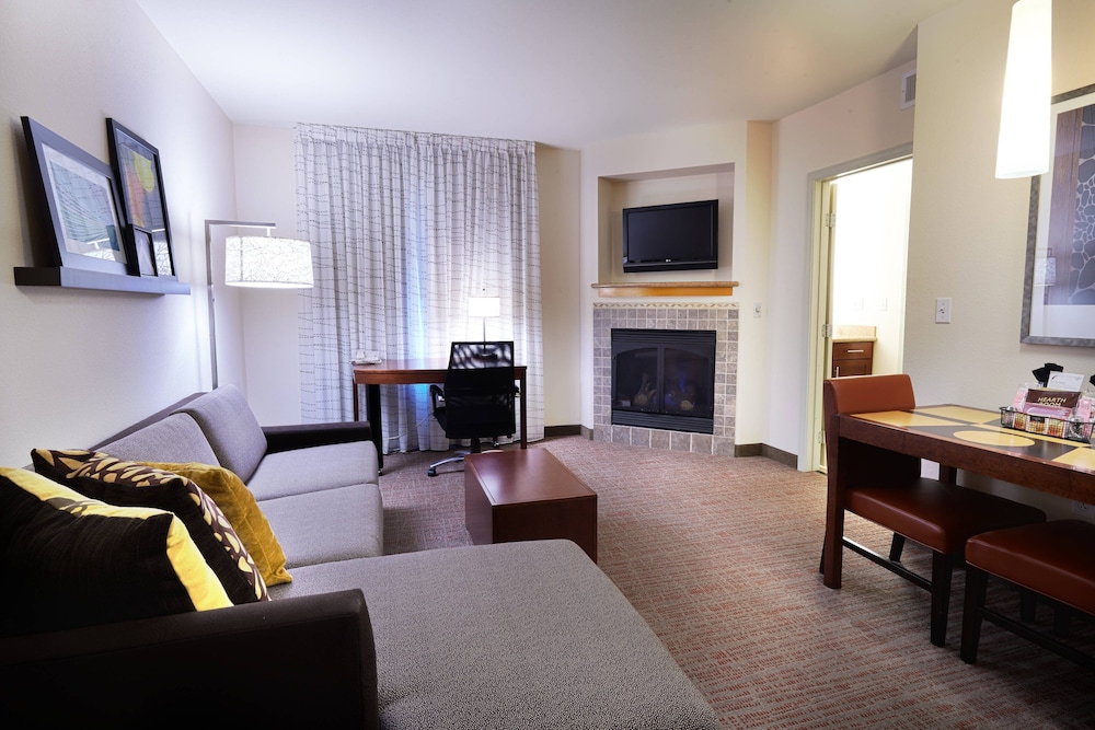 Residence Inn Marriott Airport - photo 6