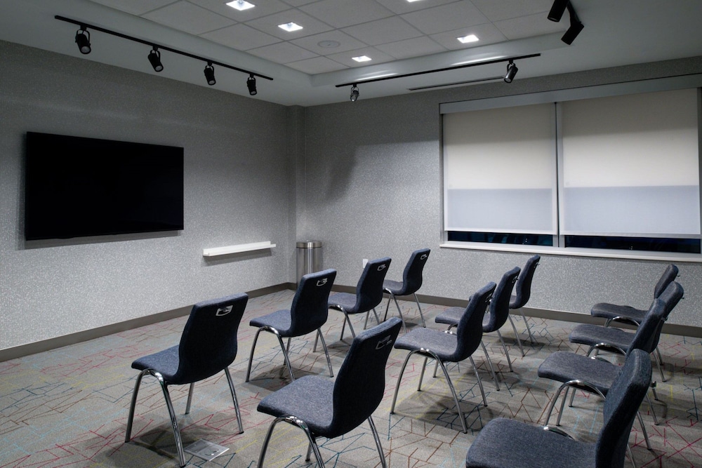 Aloft Charlotte Airport - photo 43