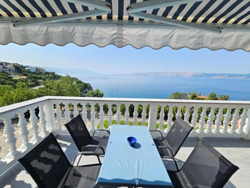 ANITA 2 Apartment 150m from the beach — 4-Star Luxury Hotel in Novi Vinodolski, Croatia