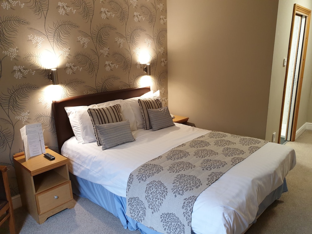 Red Lion Hotel - carbon neutral hotel in Basingstoke