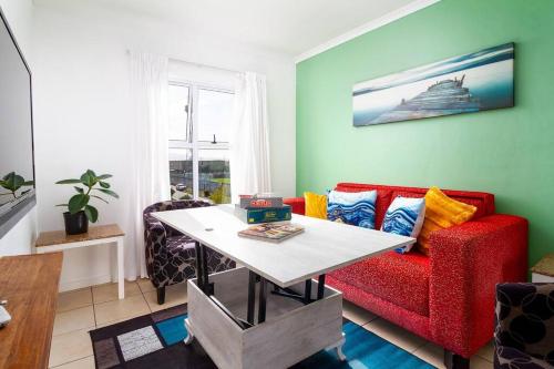 Funky 2bed apartment with multipurpose room