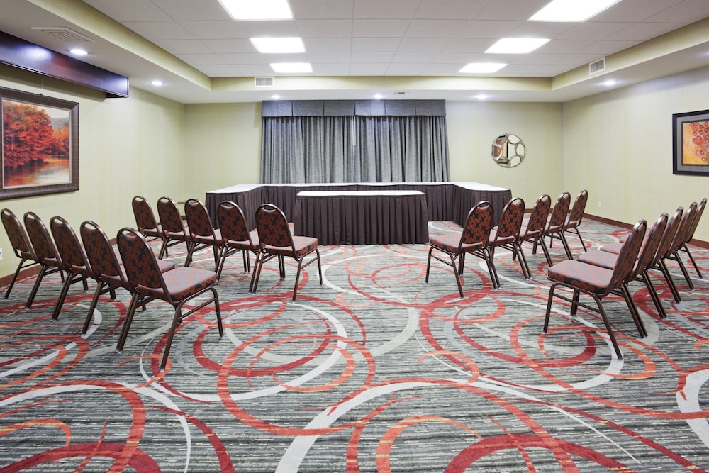 Holiday Inn Express & Suites Bloomington MPLS Arpt Area W by IHG - photo 39